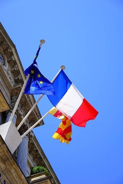 Encourager la protection de l'environnement par des initiatives gouvernementales